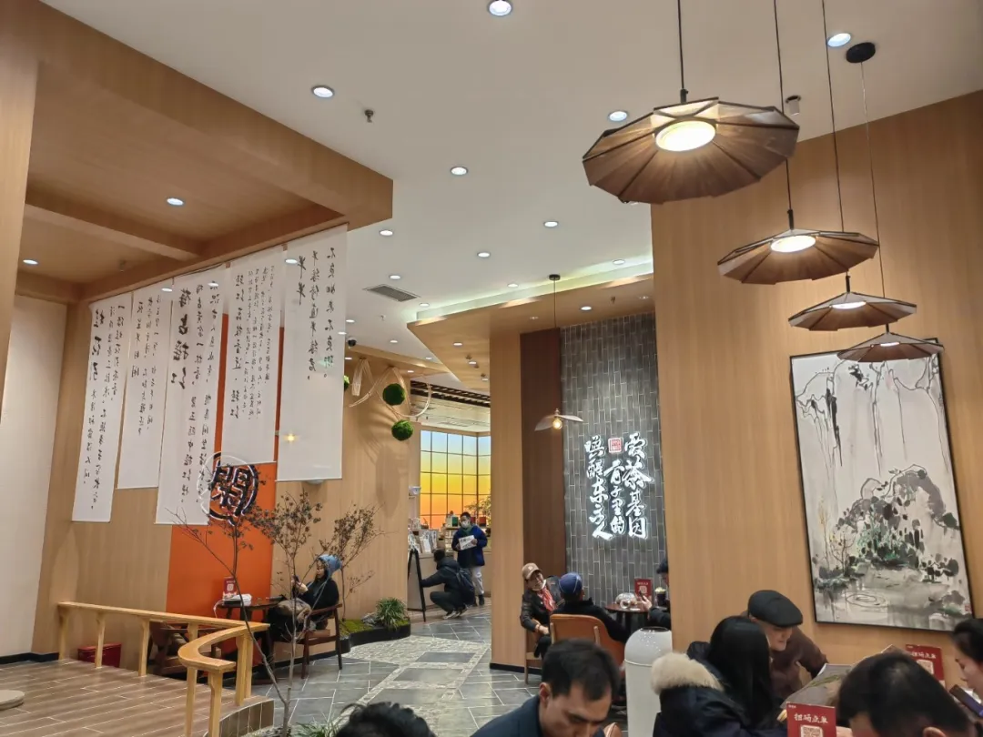 尊龙凯时LED场景体验专题④|尊龙凯时作为连锁照明专业品牌服务餐饮领域，升级就餐体验！